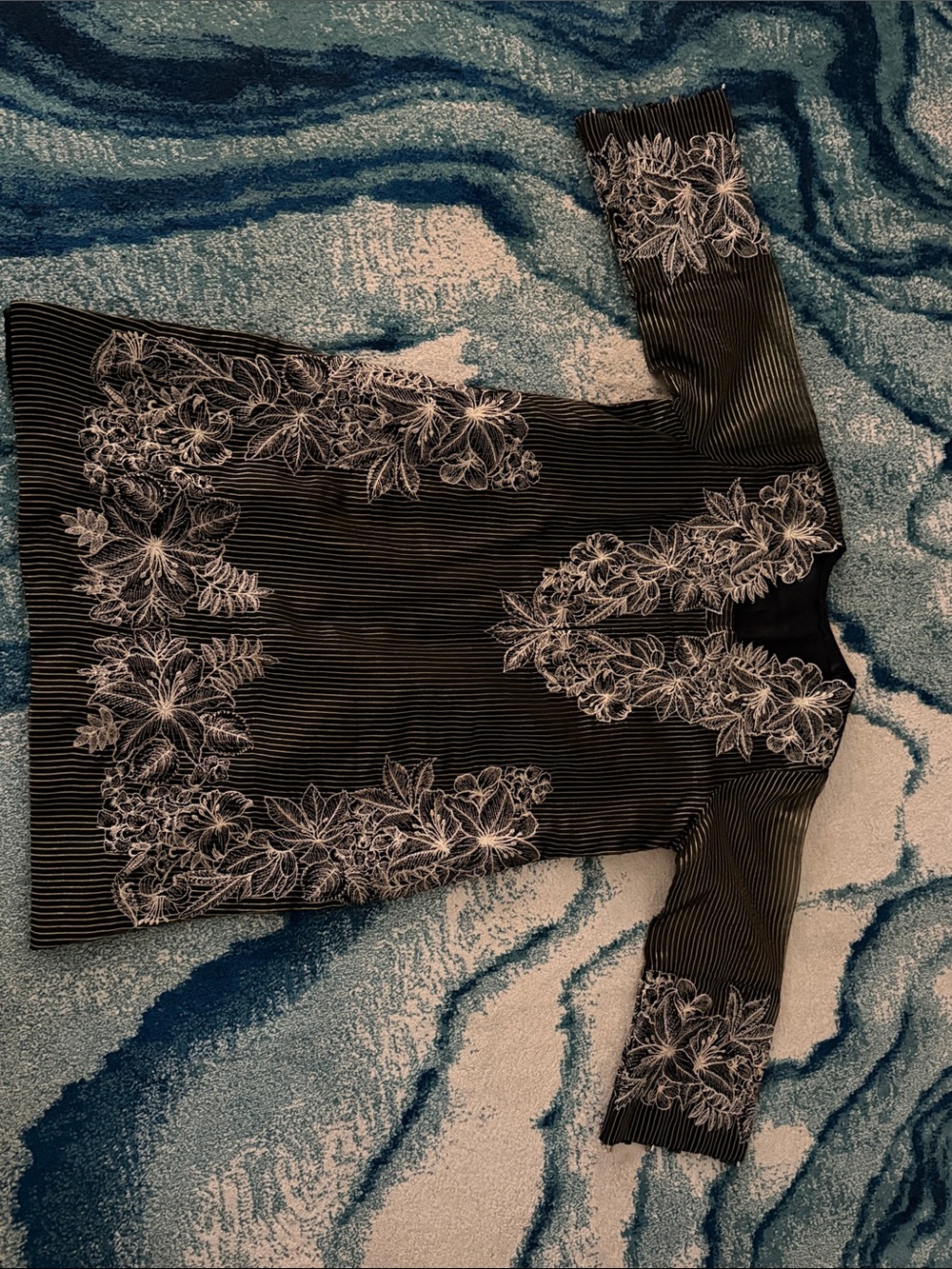 Black Floral Embroidered Kurta